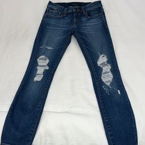 NWOT. NEVER WORN. J. Brand 5 pocket ankle skinny jeans, size 25.